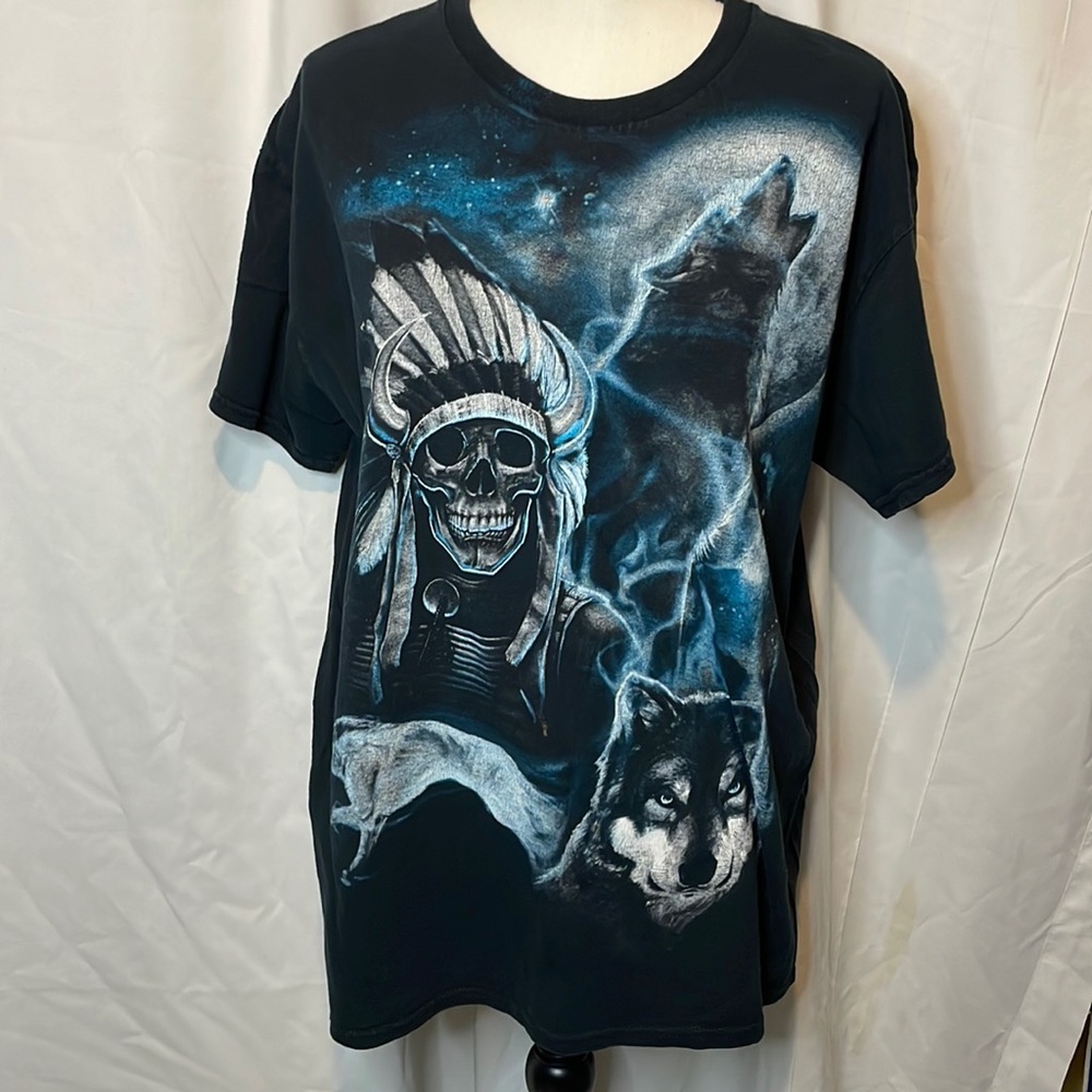 Tshirt size Lg mens or women’s.